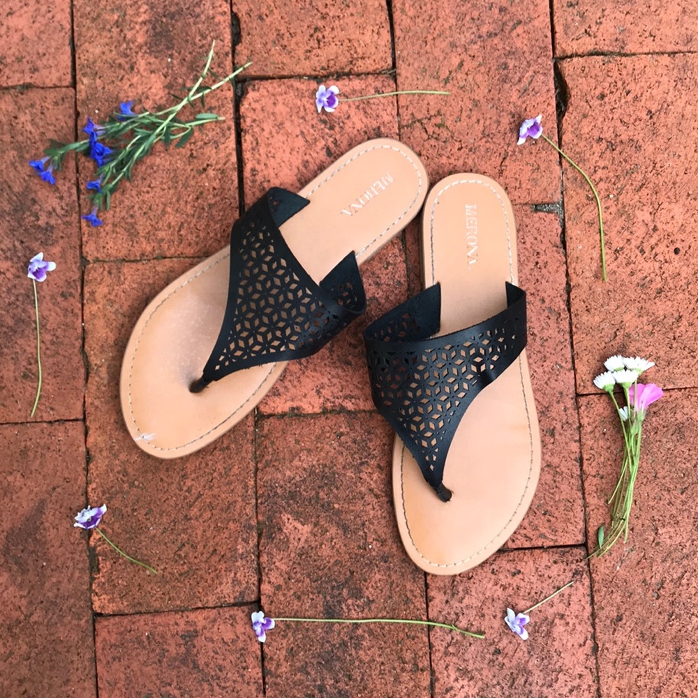 Black simple geometric pattern sandals